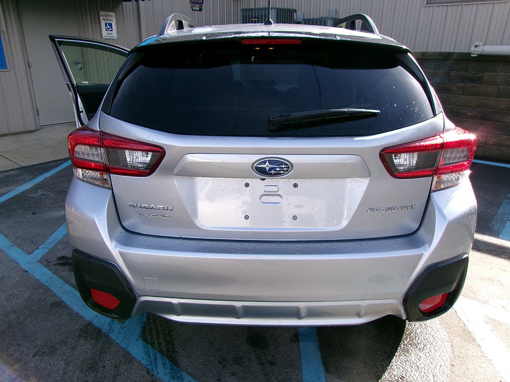 Used 2022 Subaru Crosstrek 2.0i image 4