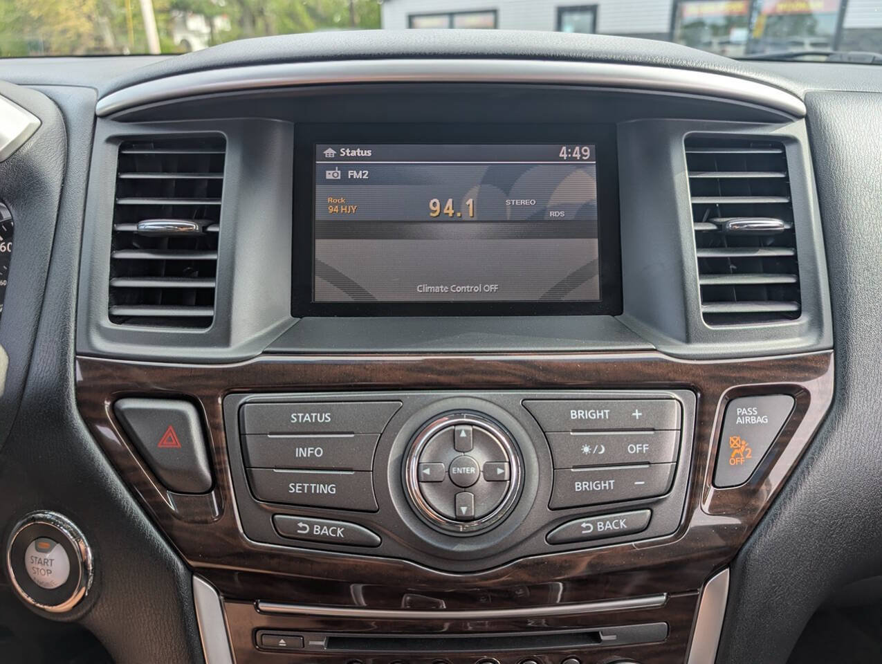 Used 2014 Nissan Pathfinder SL w/ SL Premium Package AWD/4WD image 14