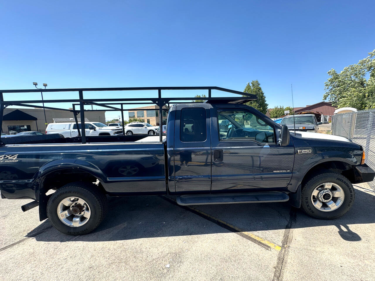 Used 2001 Ford F250 Lariat image 1