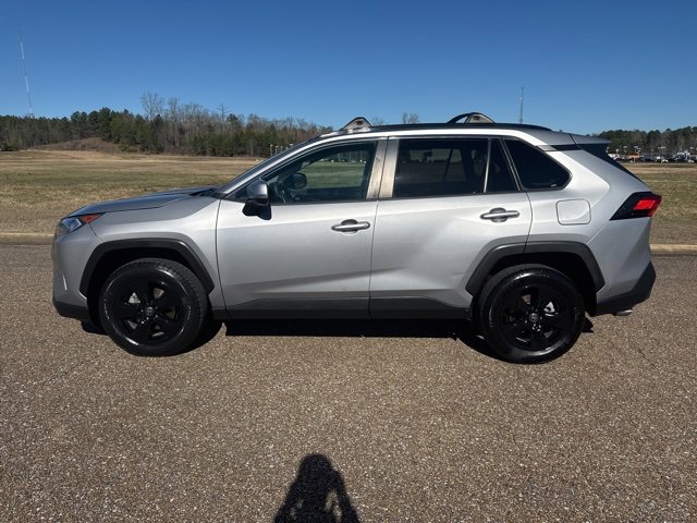 Used 2021 Toyota RAV4 XLE image 5