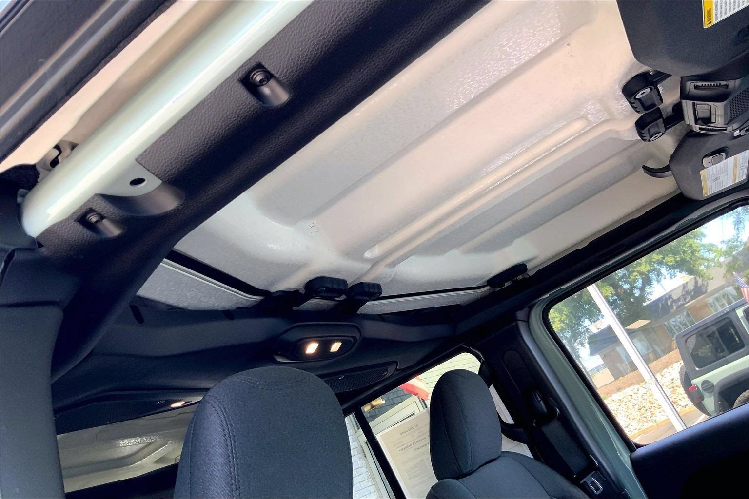 Used 2024 Jeep Wrangler Unlimited AWD/4WD image 11