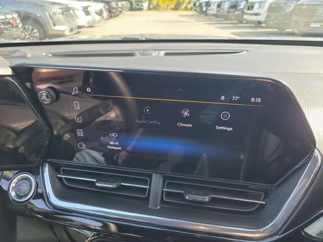 Used 2025 Chevrolet Trax RS w/ Sunroof Package FWD image 27
