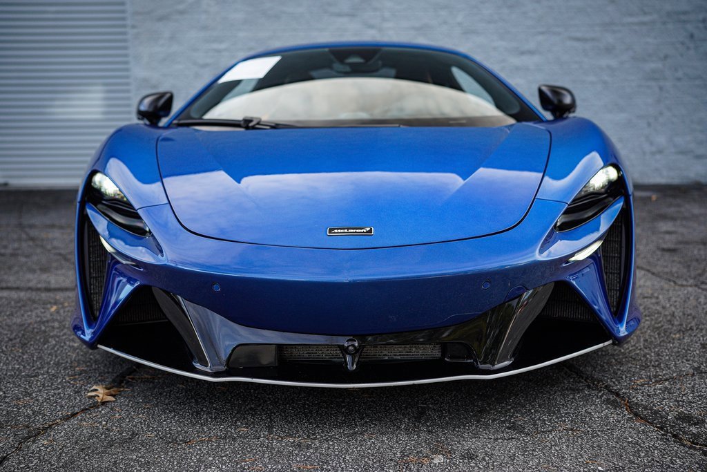 Used 2023 McLaren Artura image 6