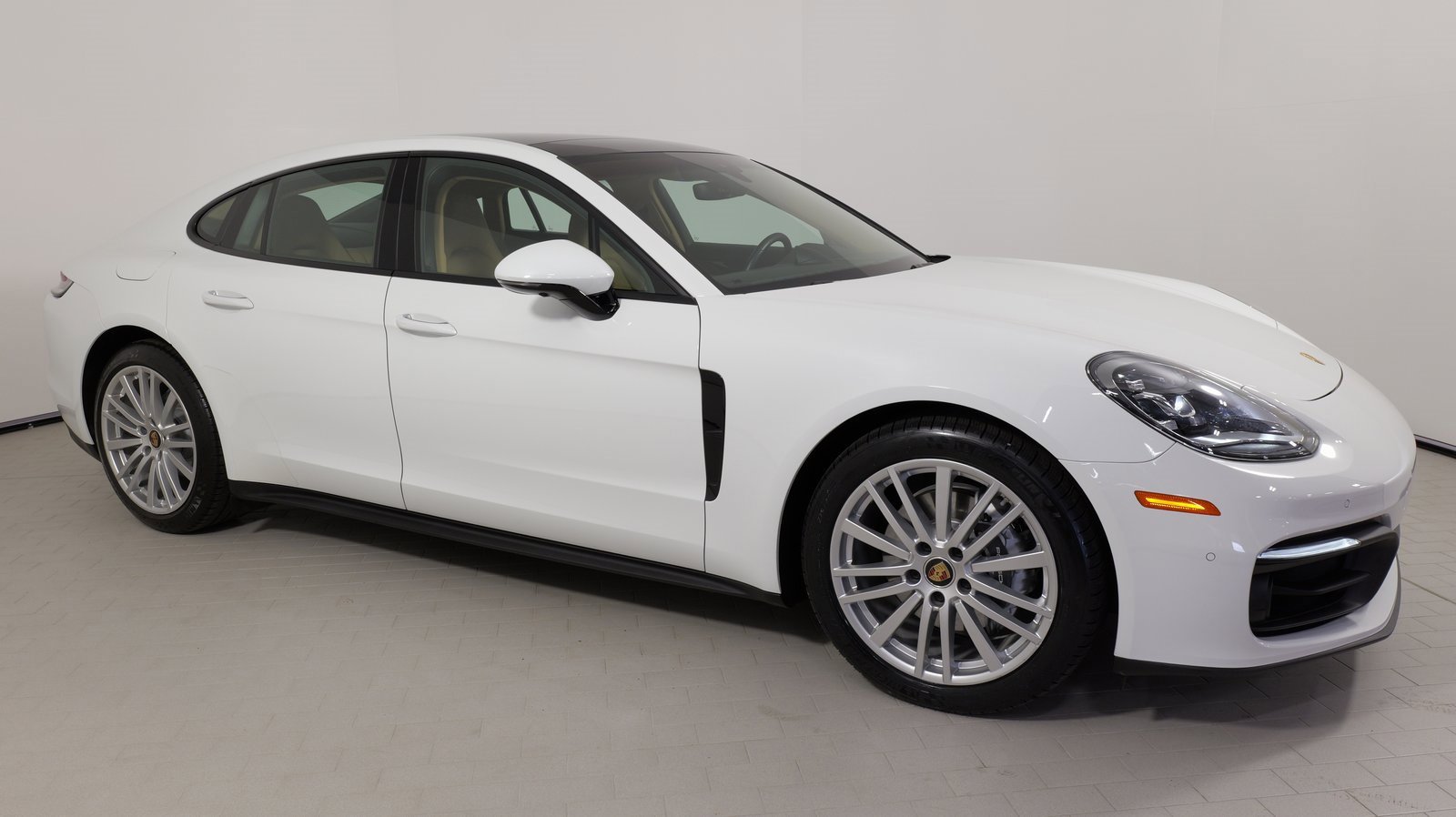 Used 2021 Porsche Panamera 4 image 8