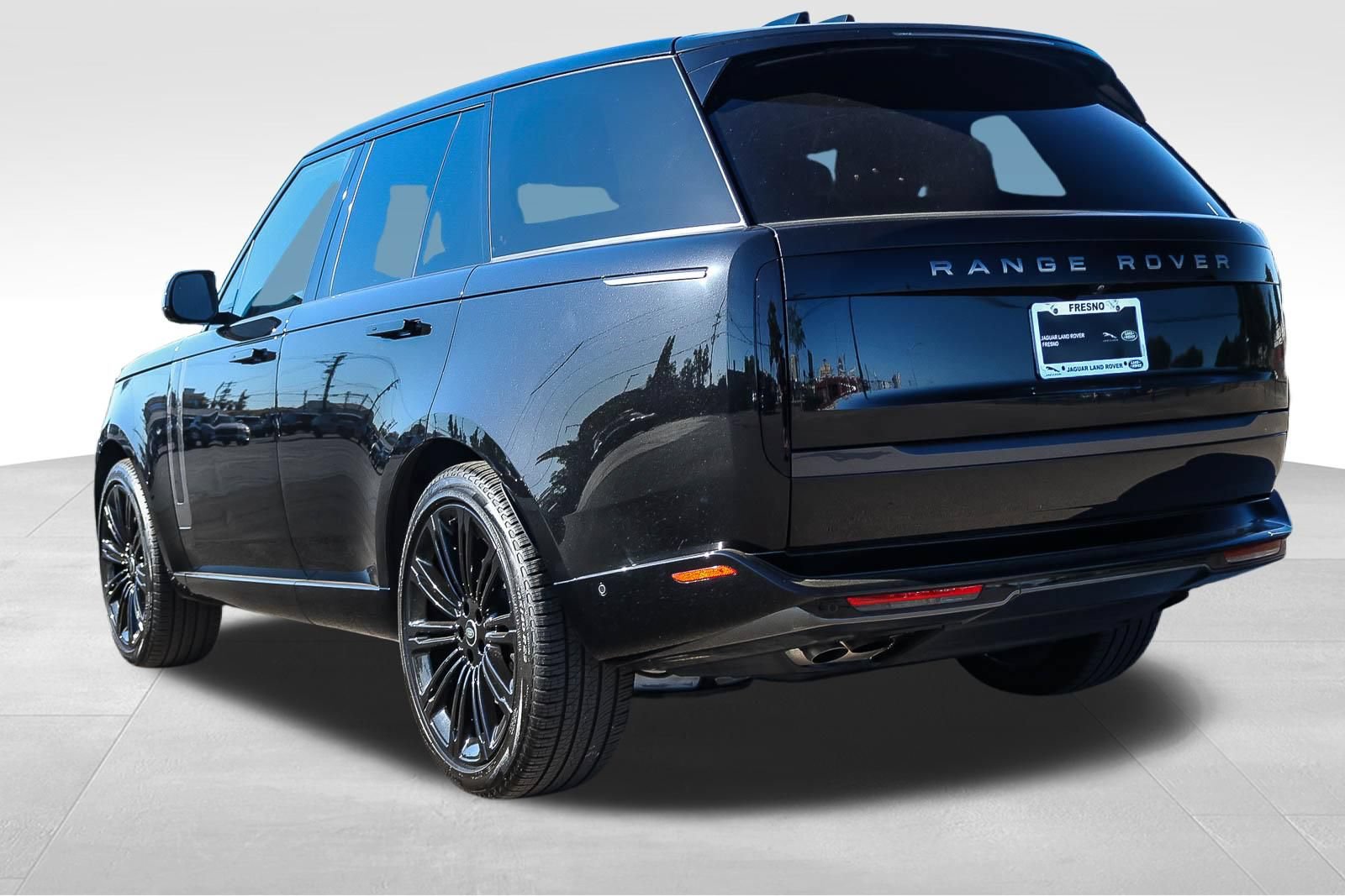 Certified 2024 Land Rover Range Rover SE AWD/4WD image 6