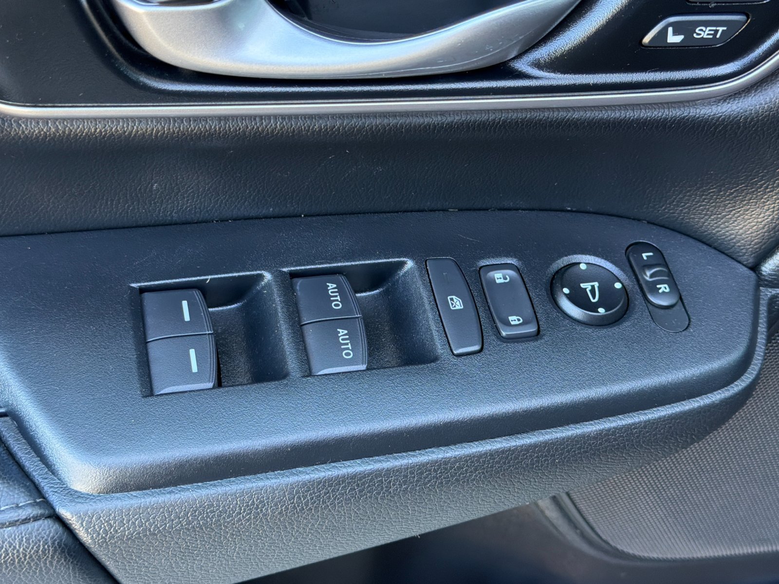 Used 2022 Honda CR-V EX-L image 11