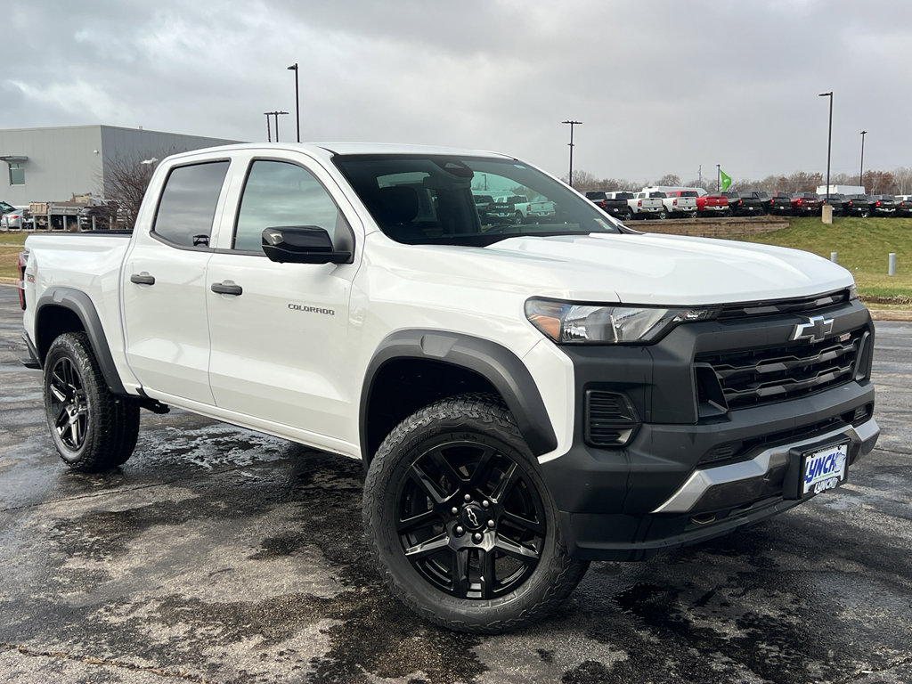 Used 2023 Chevrolet Colorado Trail Boss image 6