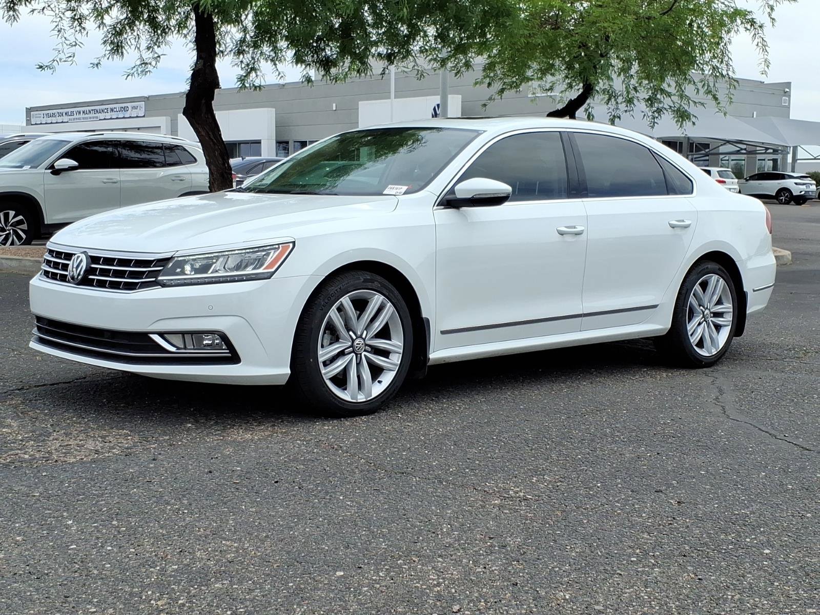 Used 2017 Volkswagen Passat 1.8T SE image 3