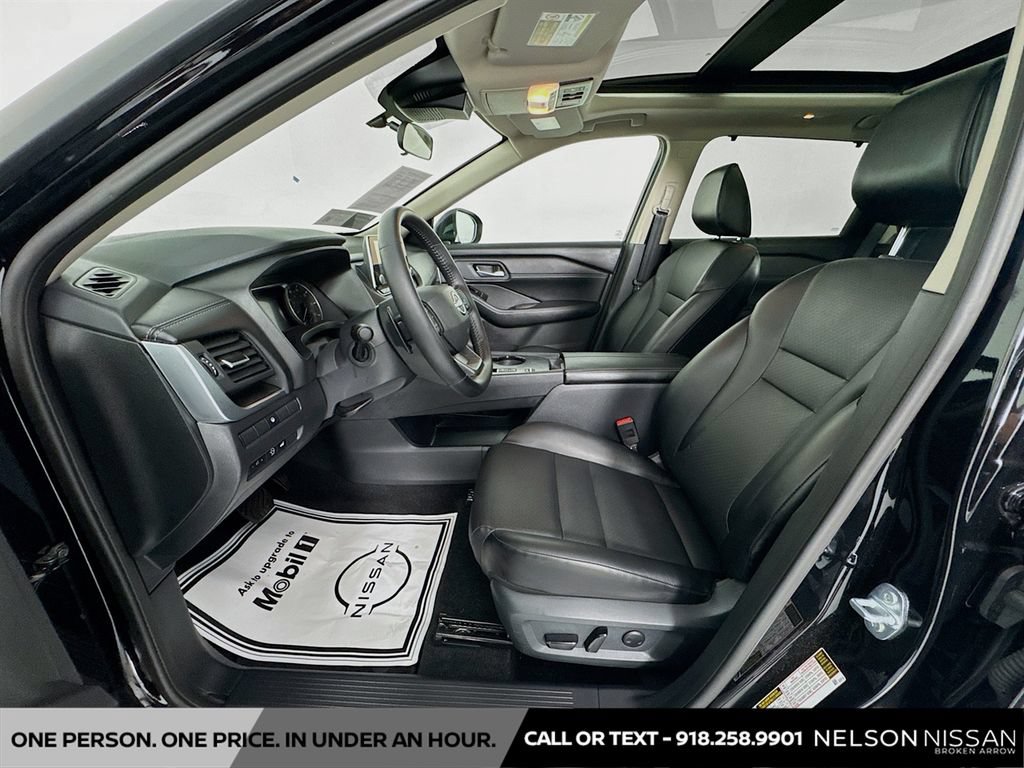 Certified 2025 Nissan Rogue SV w/ SV Premium Package FWD image 20