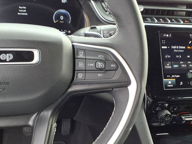 Used 2023 Jeep Grand Cherokee L Laredo image 18