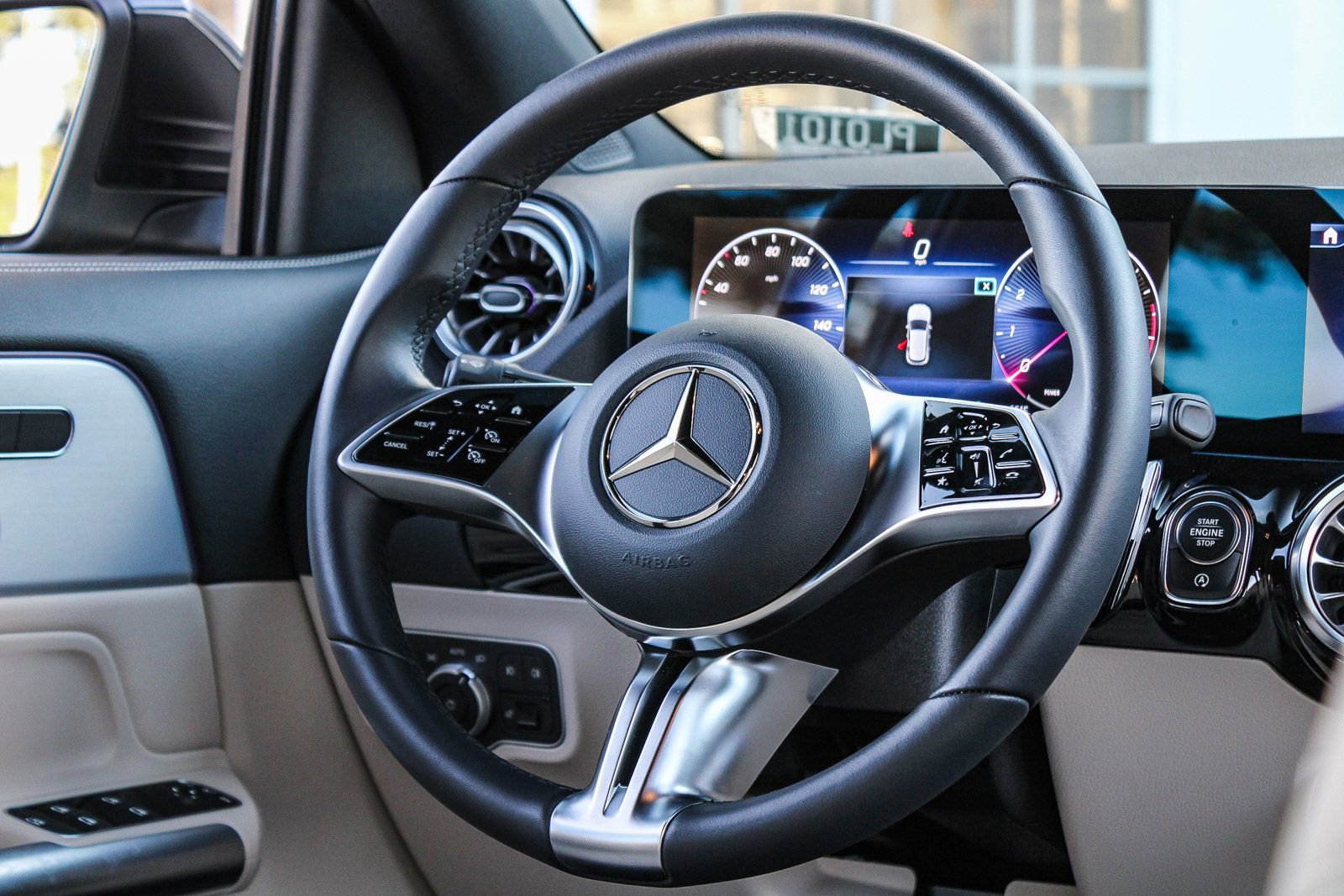 Certified 2025 Mercedes-Benz GLA 250 4MATIC image 18