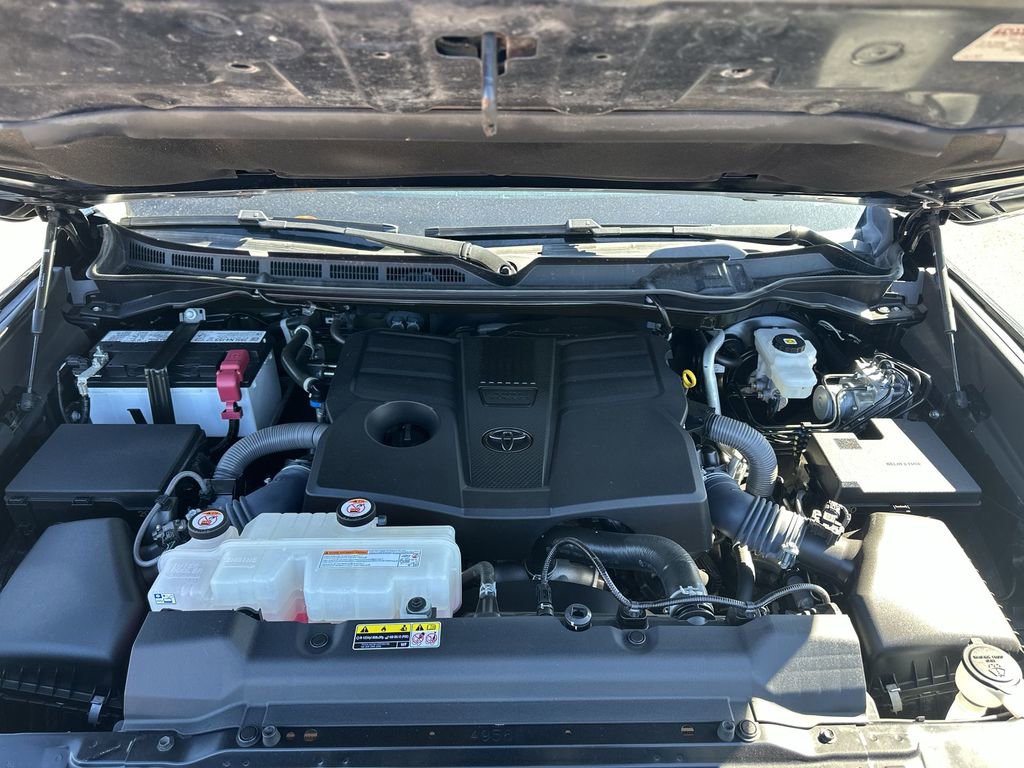 Used 2022 Toyota Tundra Platinum w/ Advanced Package image 33