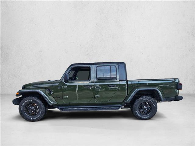 Used 2024 Jeep Gladiator Willys image 8