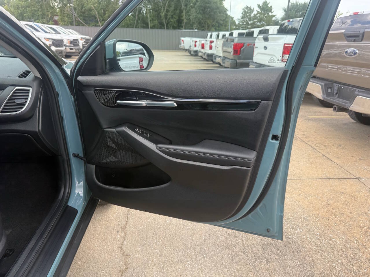 Used 2024 Kia Seltos EX FWD image 11