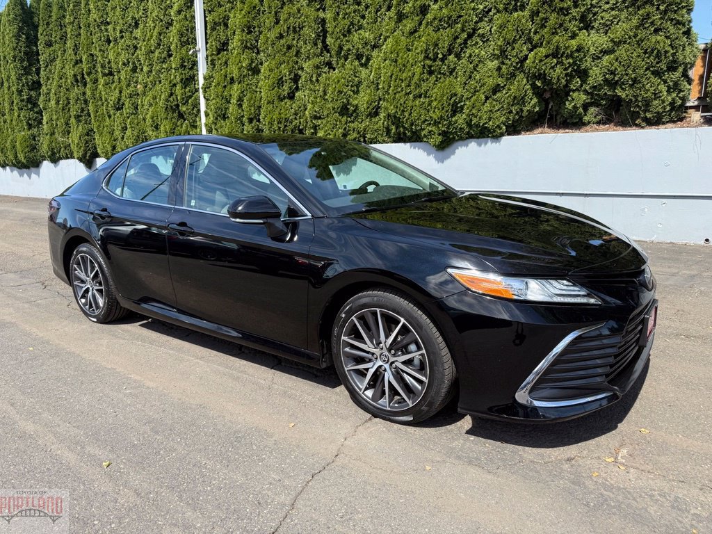 Used 2021 Toyota Camry XLE AWD/4WD image 1