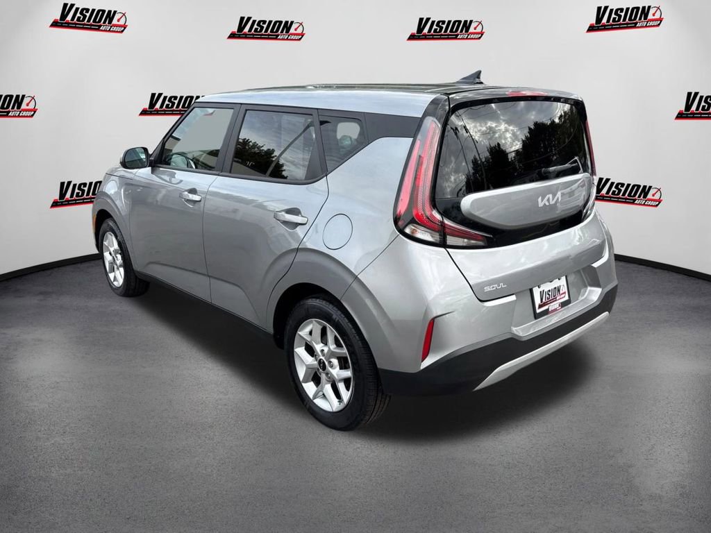 Certified 2023 Kia Soul LX w/ LX Technology Package image 7