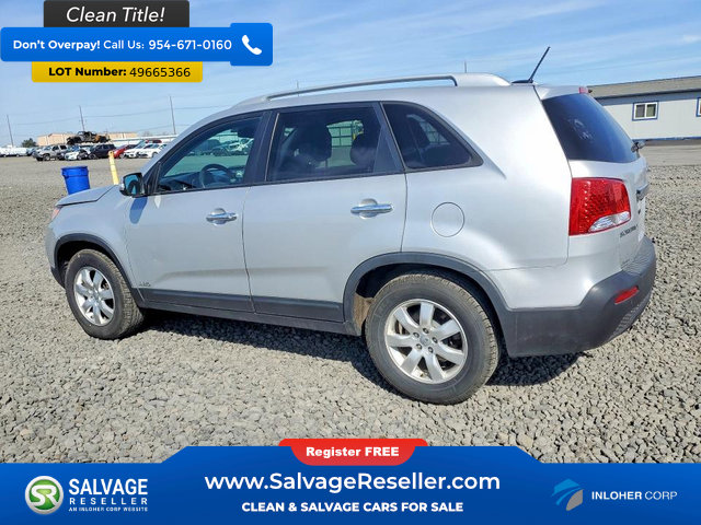 Used 2013 Kia Sorento LX w/ Convenience Pkg image 3