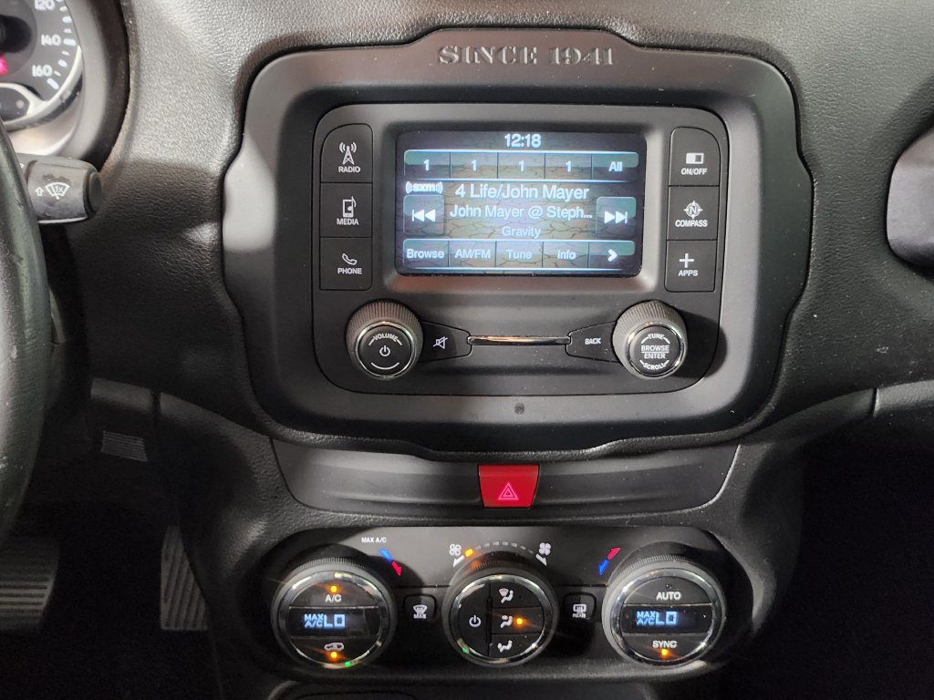 Used 2017 Jeep Renegade Latitude w/ Popular Equipment Group FWD image 20