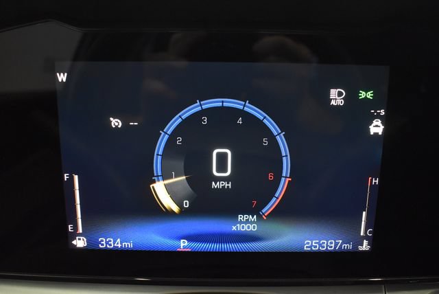 Used 2025 Chevrolet Trax LT w/ LT Convenience Package FWD image 25