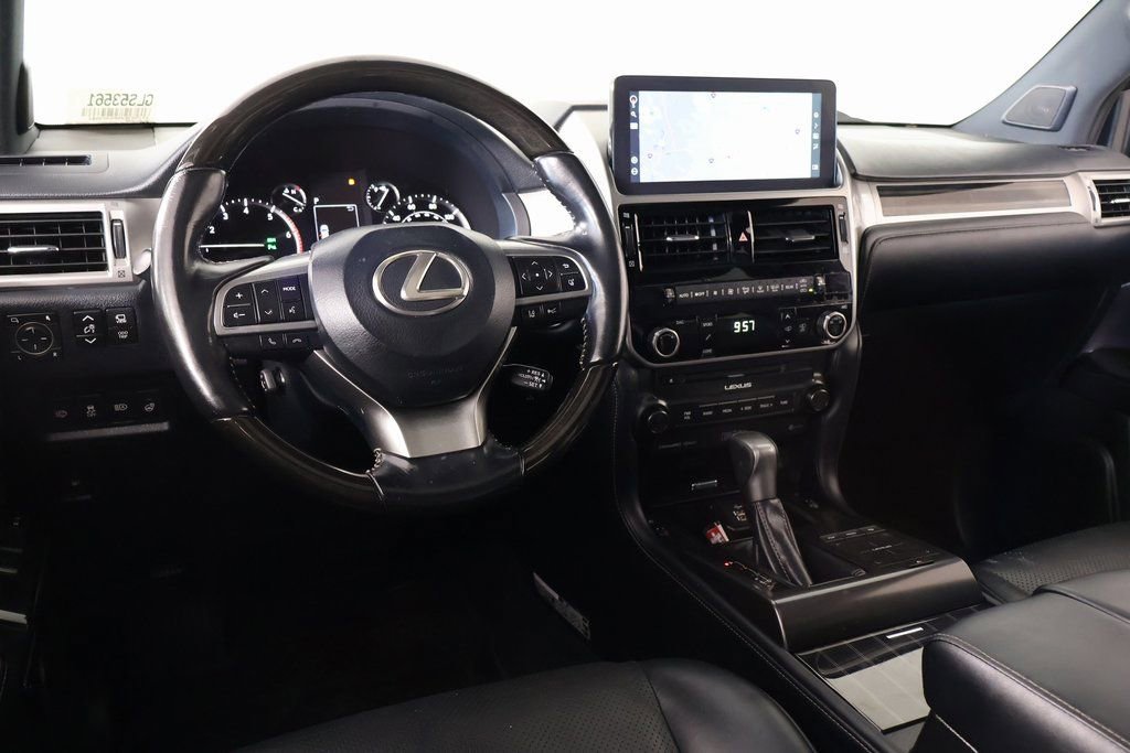 Used 2023 Lexus GX 460 Luxury w/ Sport Design Package AWD/4WD image 2