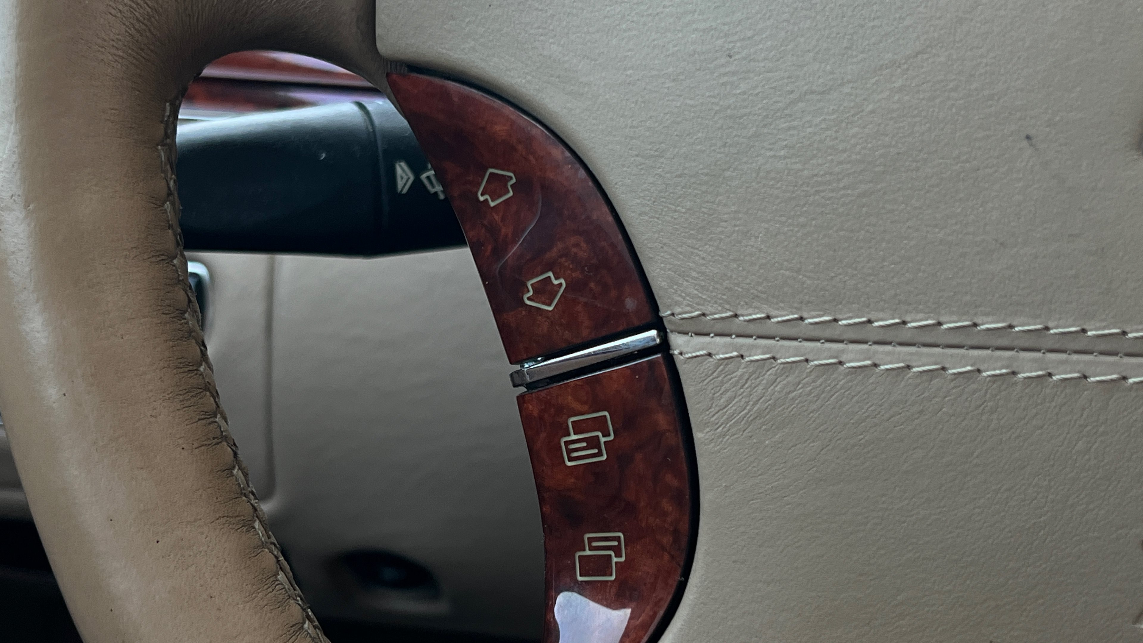 Used 2004 Maybach 57 RWD image 95
