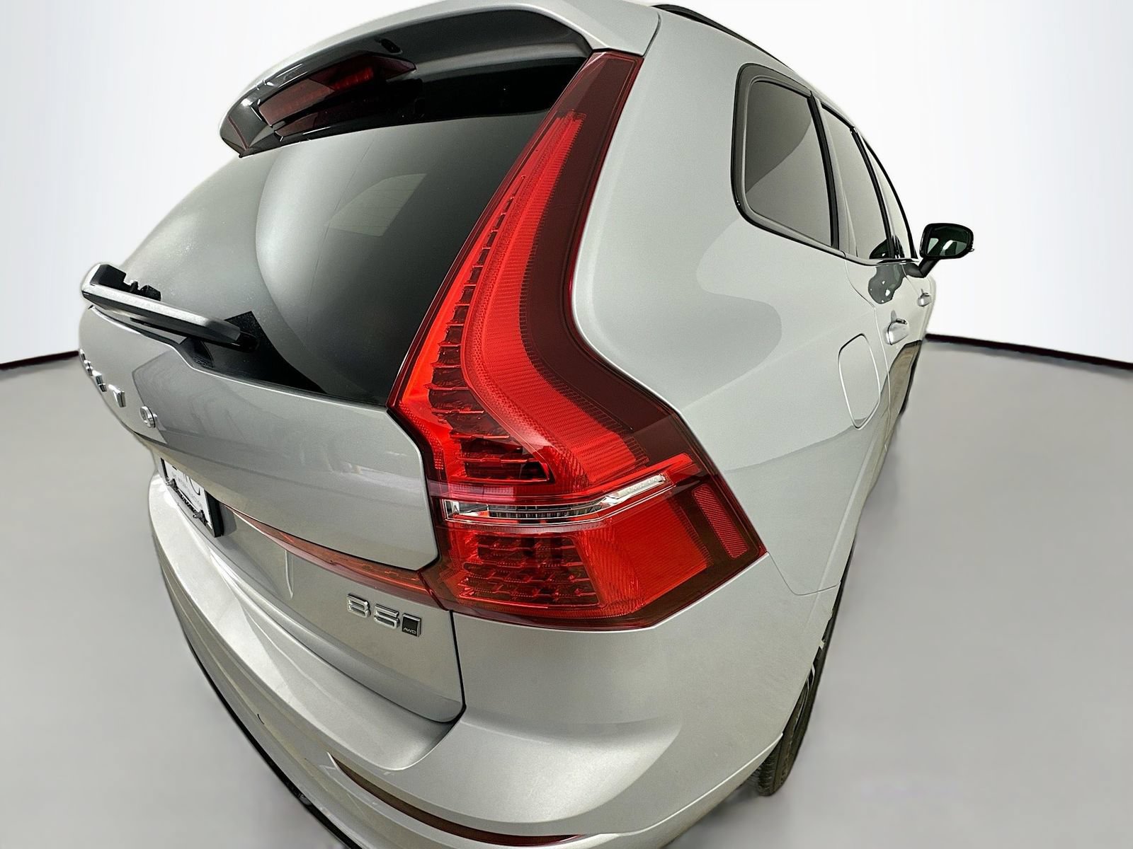 Used 2025 Volvo XC60 B5 Core AWD/4WD image 12