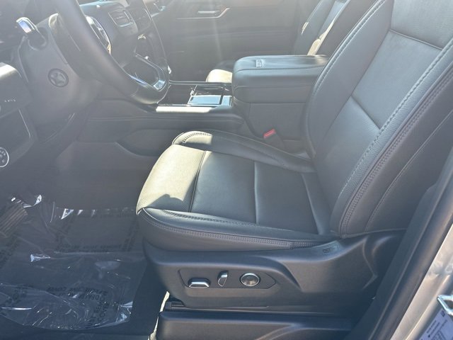 Certified 2025 GMC Yukon Denali w/ LPO, Floor Liner Package image 13
