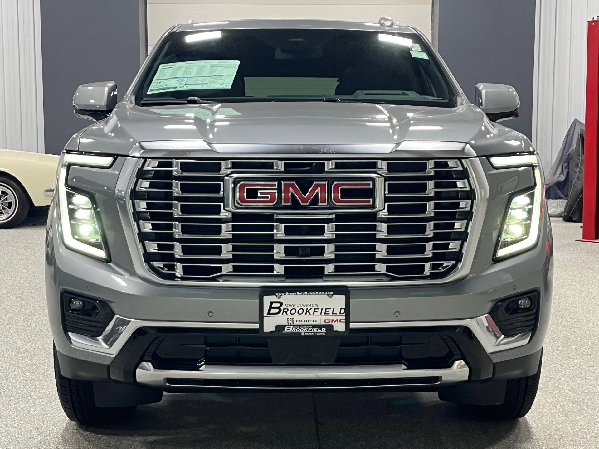 New 2026 GMC Yukon XL Denali w/ Sun & Power Step Package image 8