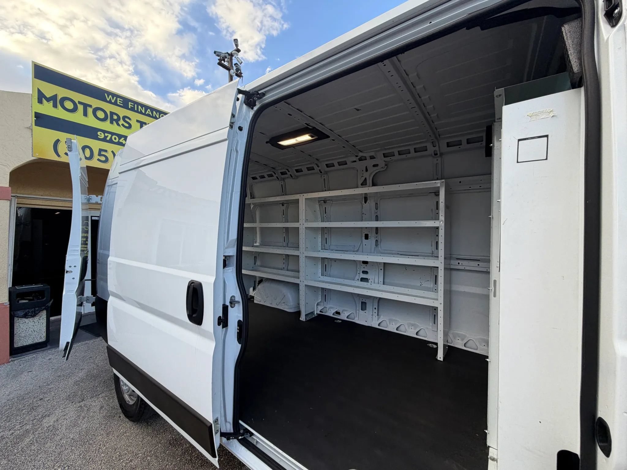 Used 2023 RAM ProMaster 2500 w/ Interior LED Lighting Group FWD image 8