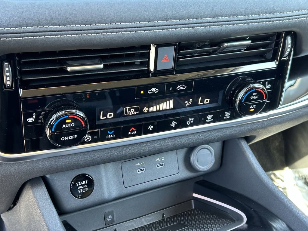 Used 2025 Nissan Rogue SL w/ SL Premium Package image 22