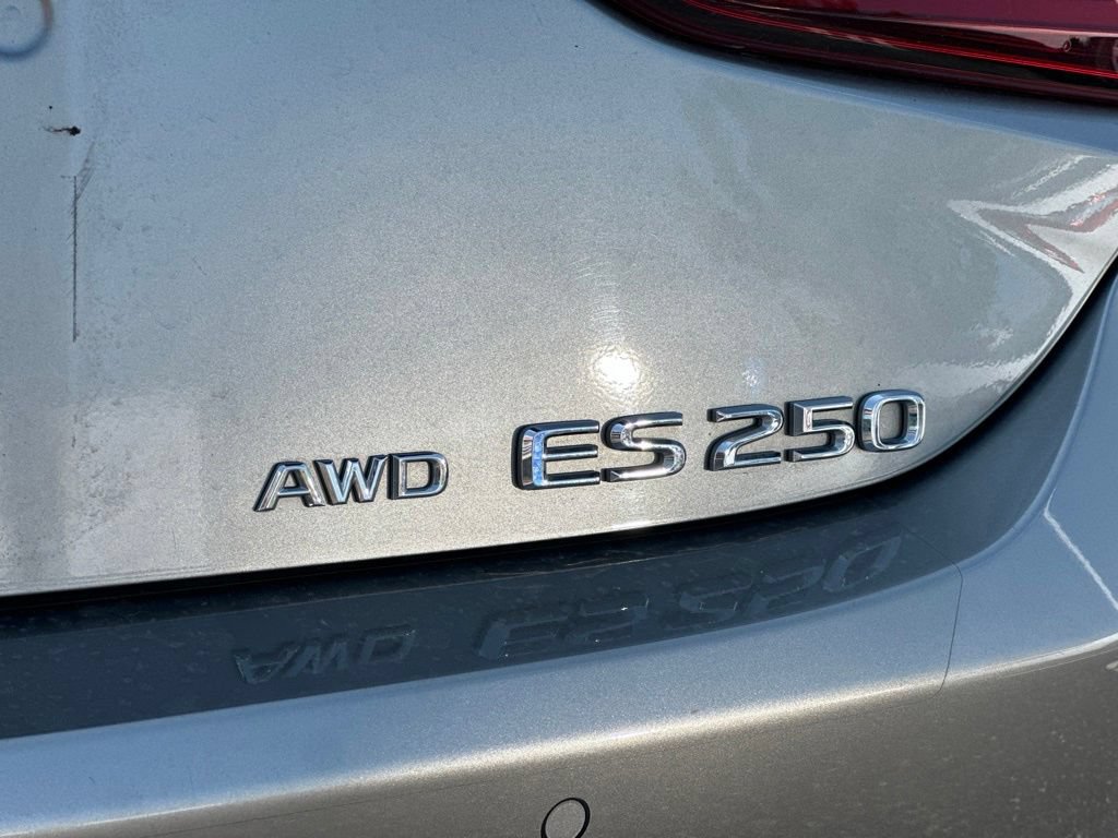 Used 2021 Lexus ES 250 w/ Premium Package AWD/4WD image 4