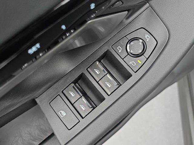 Used 2024 BMW 530i w/ Convenience Package image 29