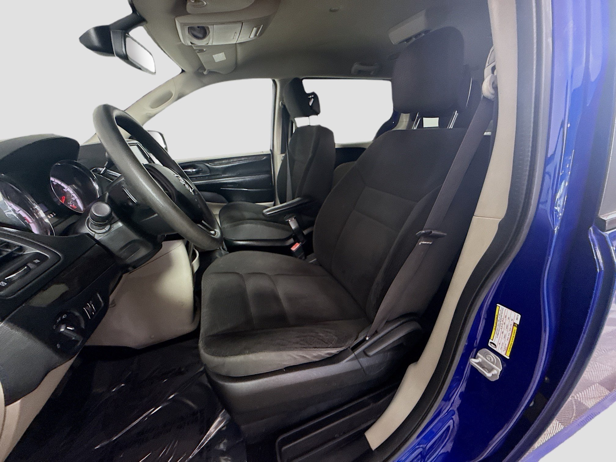 Used 2019 Dodge Grand Caravan SE FWD image 21
