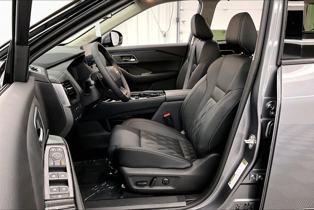 New 2026 Nissan Rogue Platinum w/ Platinum Premium Package image 9