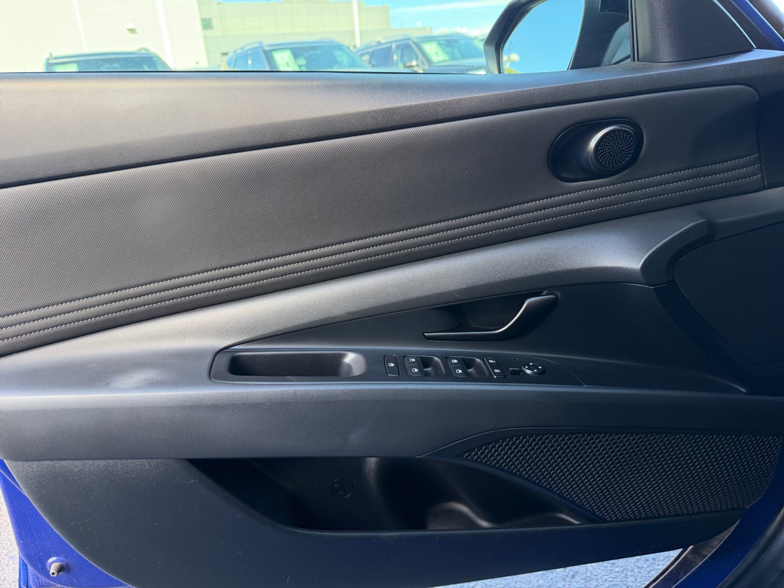 Certified 2025 Hyundai Elantra SEL FWD image 13