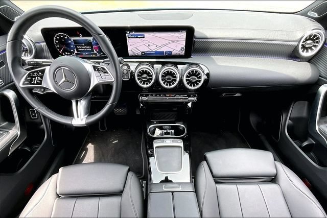Used 2025 Mercedes-Benz CLA 250 image 7