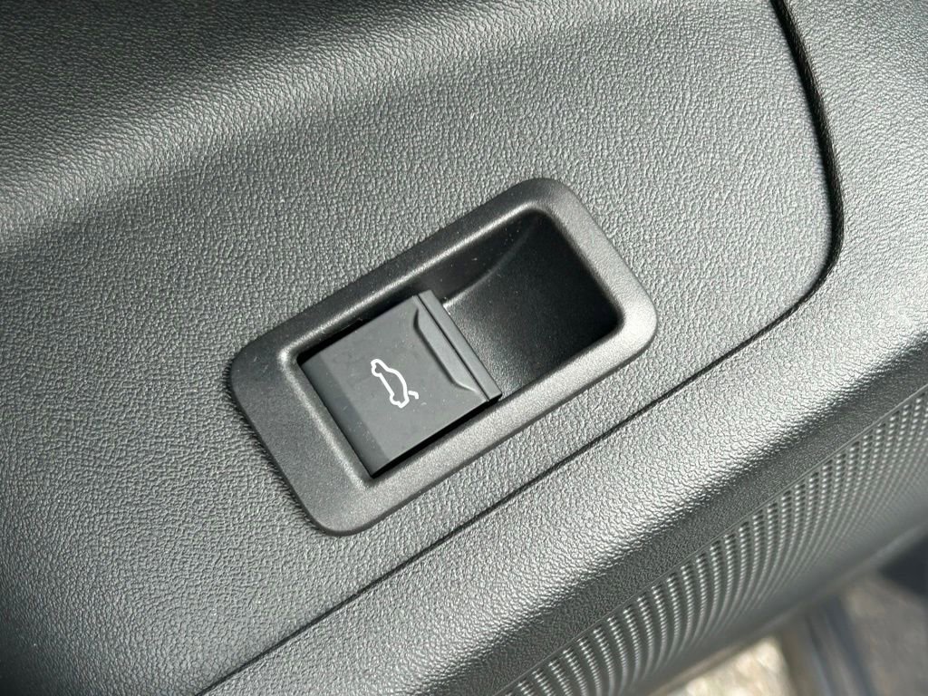 Used 2025 Audi Q6 e-tron Premium Plus w/ Premium Plus image 69