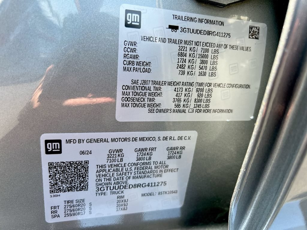 Used 2024 GMC Sierra 1500 SLT w/ SLT Premium Plus Package AWD/4WD image 28