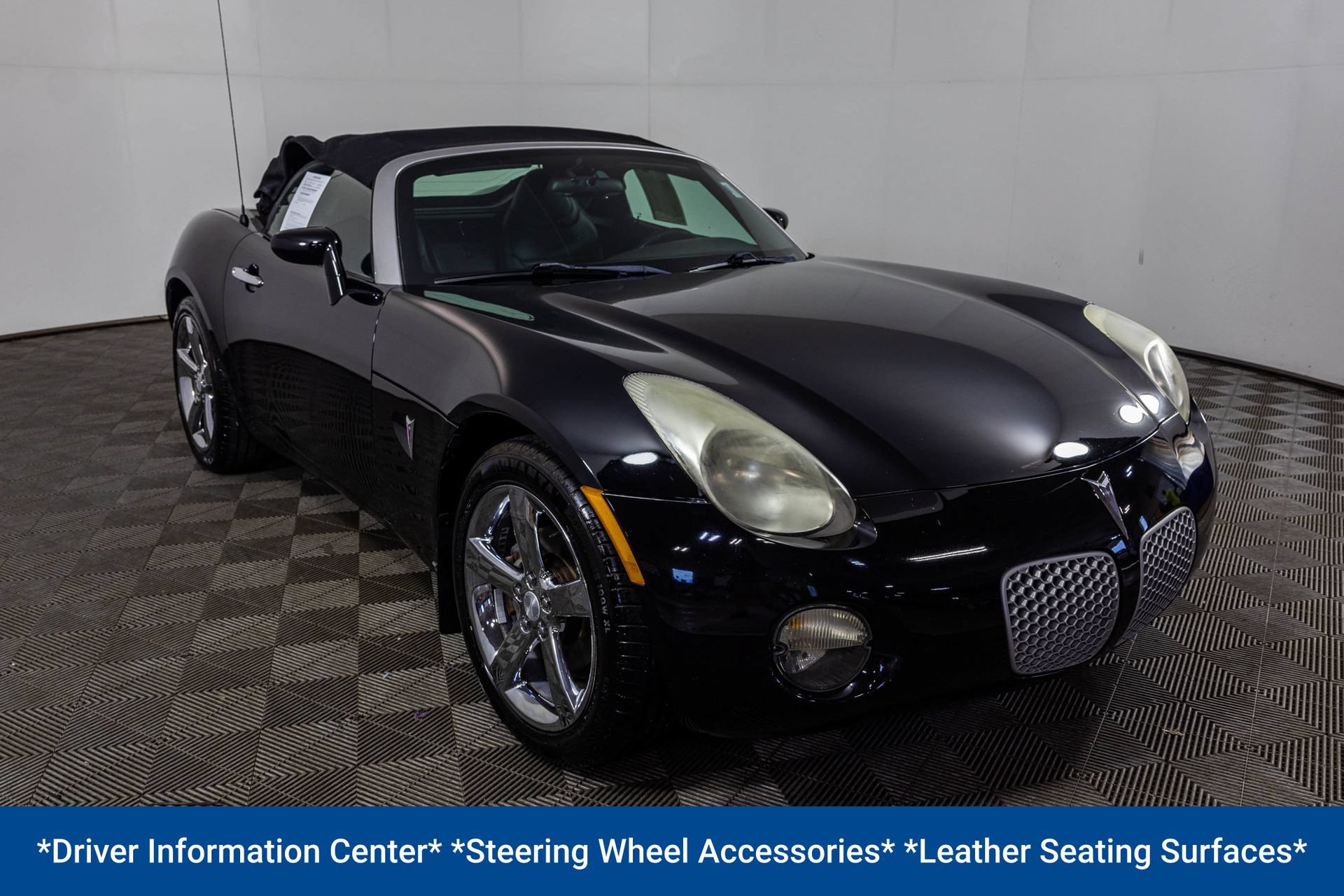 Used 2006 Pontiac Solstice Convertible w/ Premium Package RWD image 10