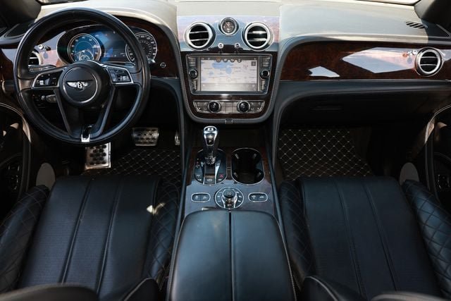 Used 2018 Bentley Bentayga AWD/4WD image 24