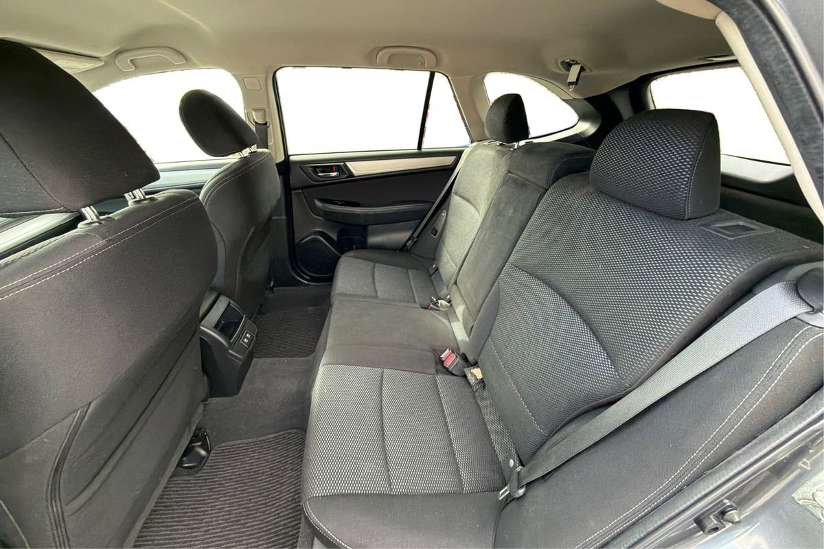 Used 2019 Subaru Outback 2.5i Premium image 10