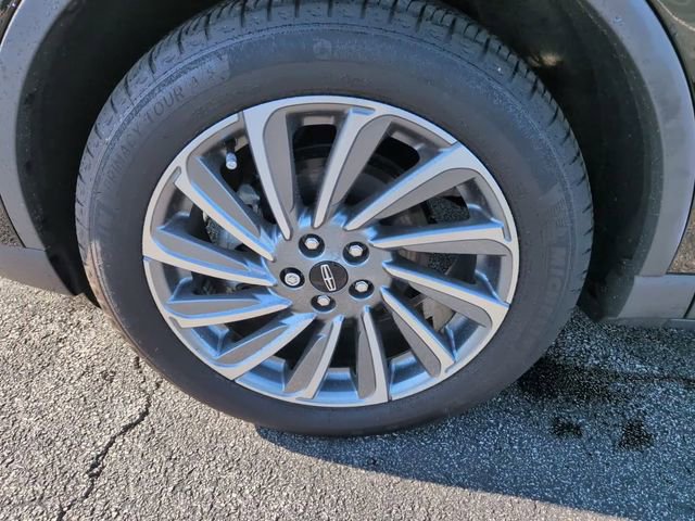 Used 2023 Lincoln Corsair Reserve w/ Equipment Group 201A image 13