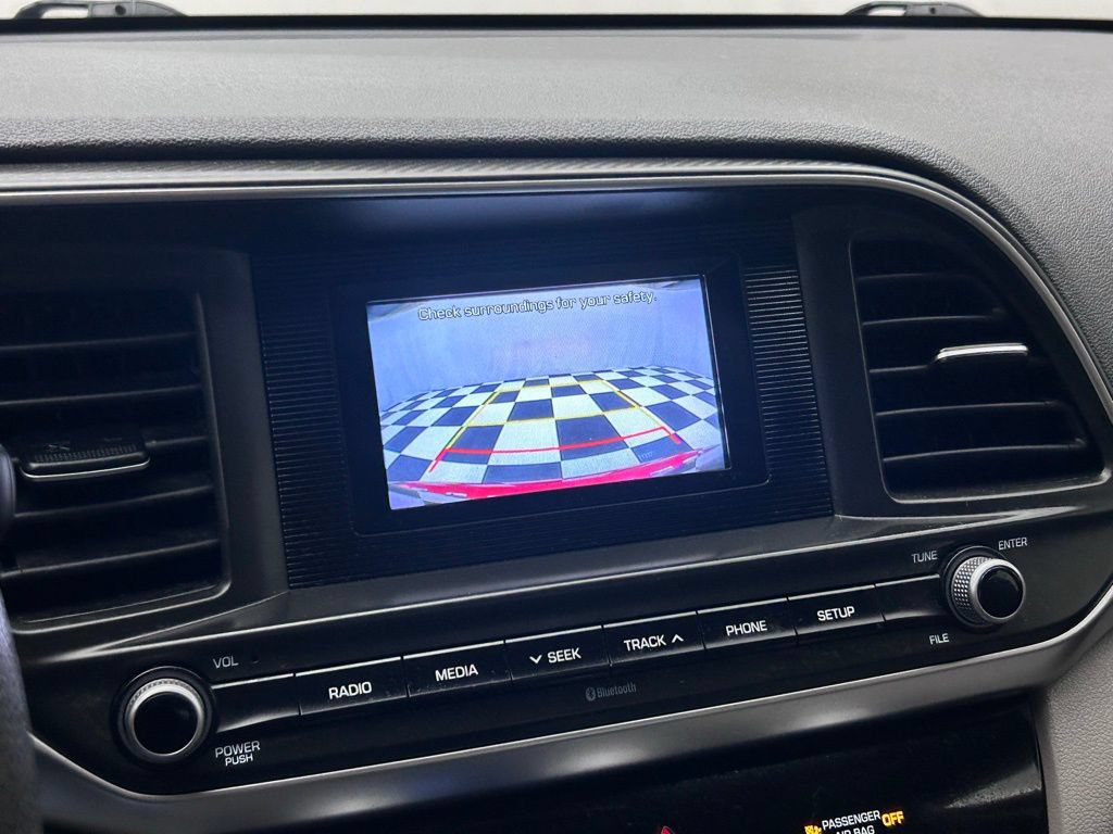 Used 2019 Hyundai Elantra SE FWD image 20