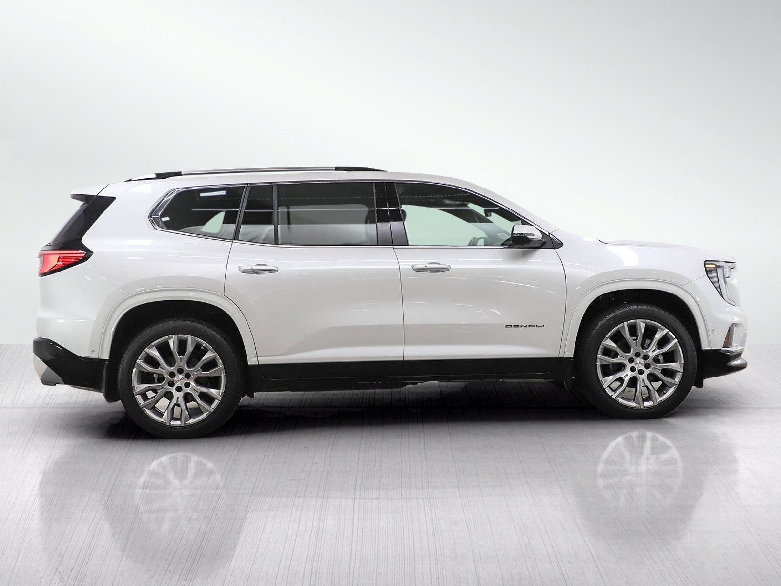 Used 2025 GMC Acadia Denali w/ Super Cruise Package AWD/4WD image 6