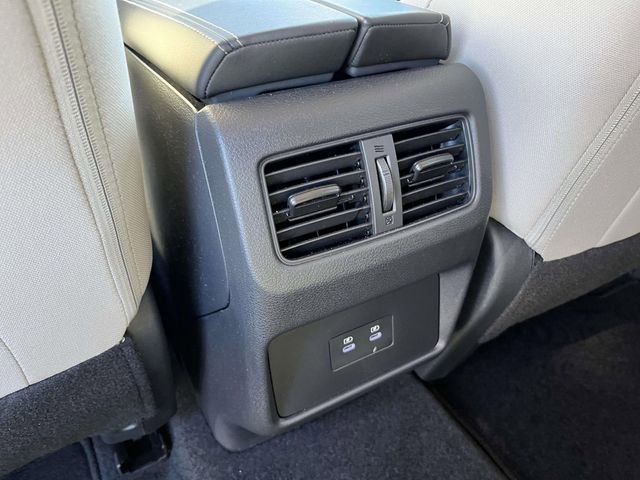 Used 2025 Nissan Rogue SV image 10