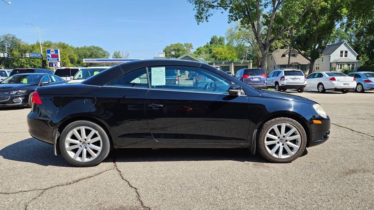 Used 2011 Volkswagen Eos Komfort FWD image 4
