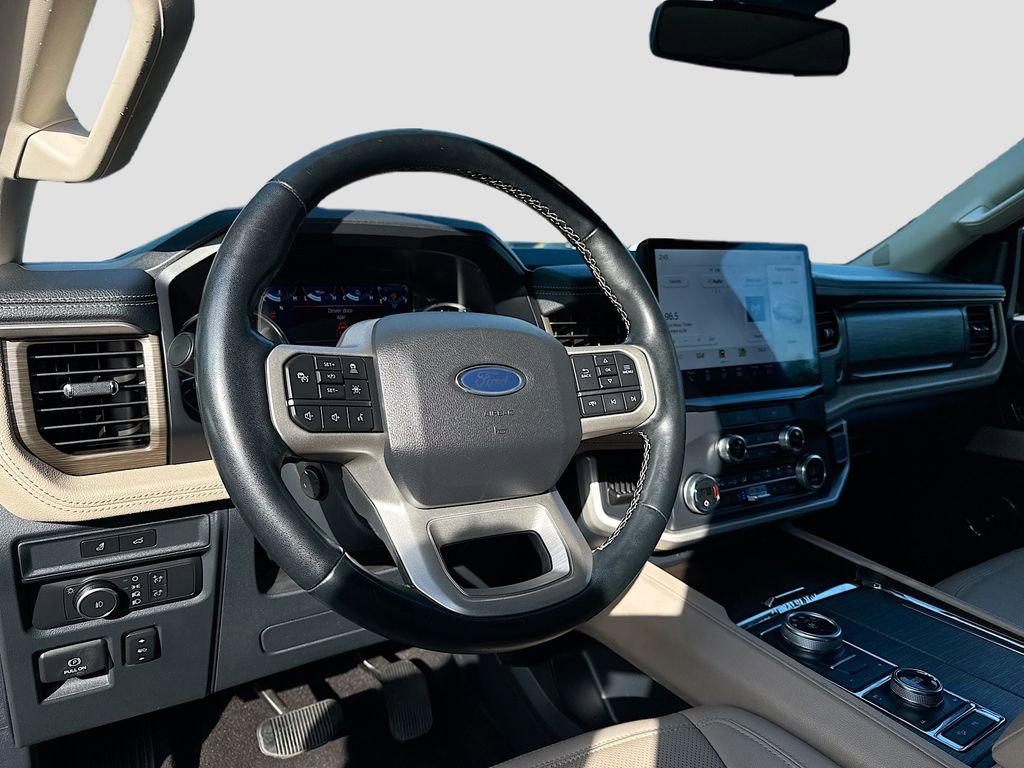 Used 2022 Ford Expedition Limited image 10