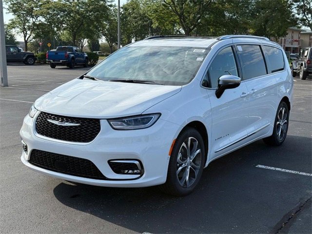 New 2026 Chrysler Pacifica Pinnacle image 9