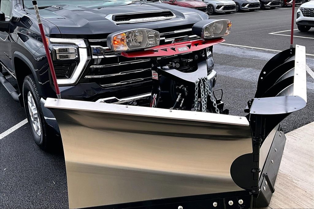 Used 2024 Chevrolet Silverado 2500 LTZ w/ LTZ Convenience Package image 26