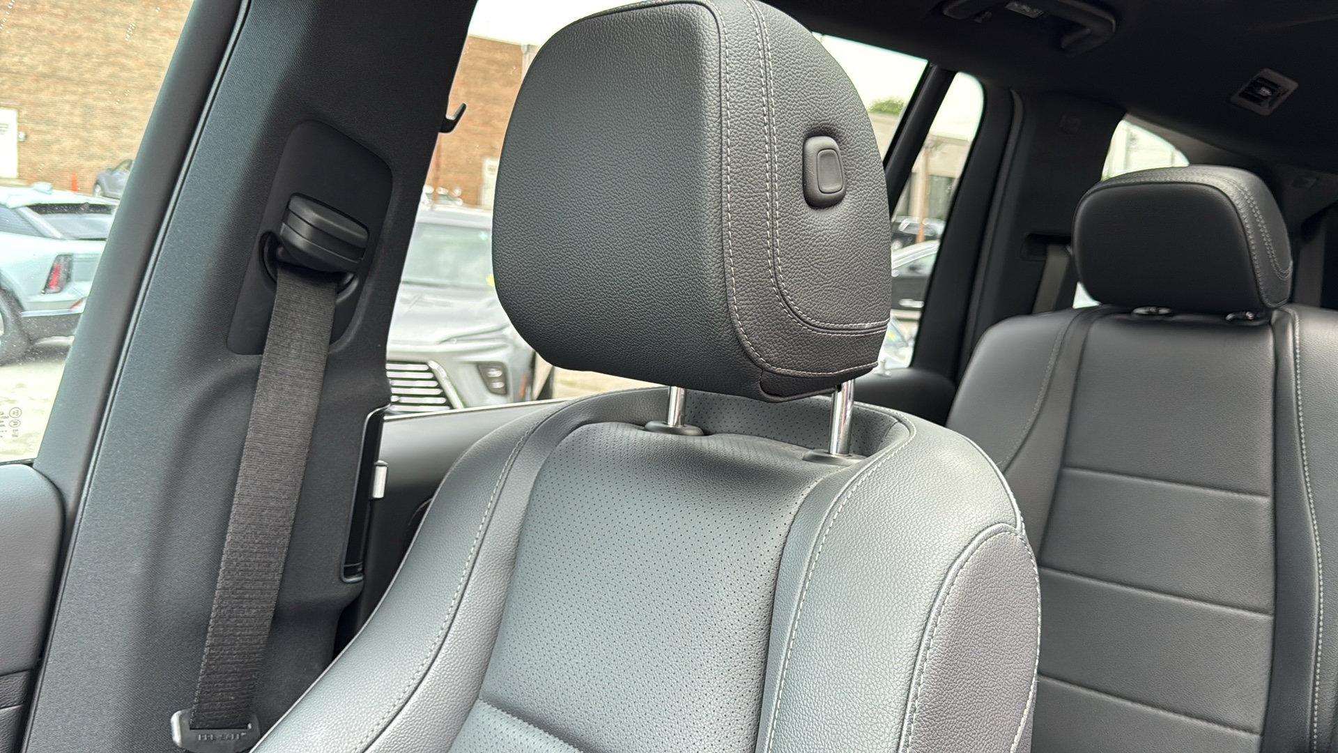 Used 2023 Mercedes-Benz GLS 450 4MATIC image 23